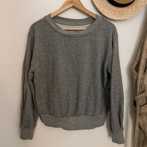 Everlane crewneck with cute sleeve - M